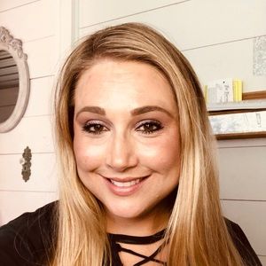 Meet your Posher, Jillian